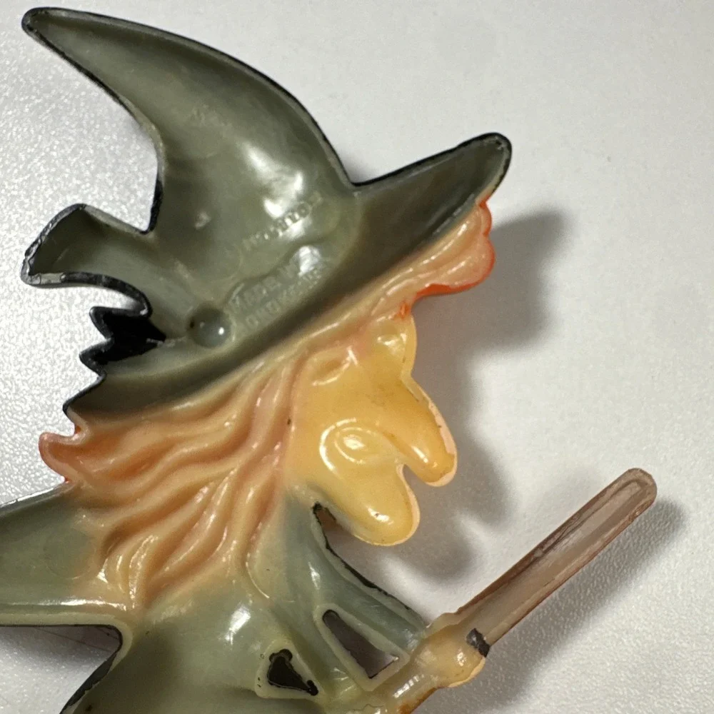 Vintage Halloween Witch on‎ broom Plastic Cake Topper
